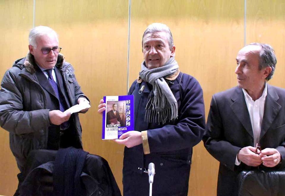 «Il Pd decida, basta commissari» 