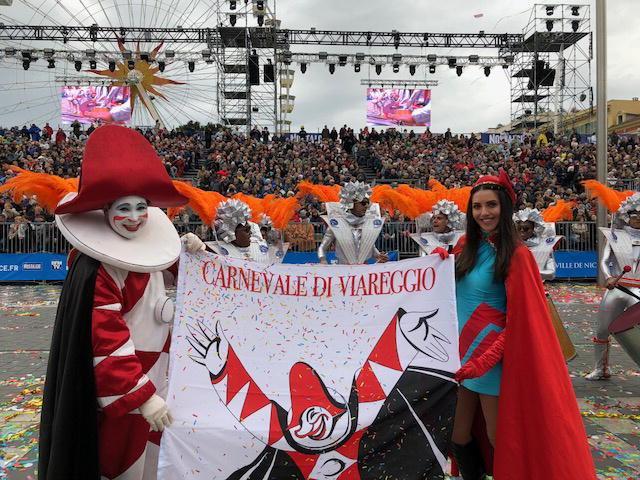Burlamacco e Ondina in piazza Massena a Nizza