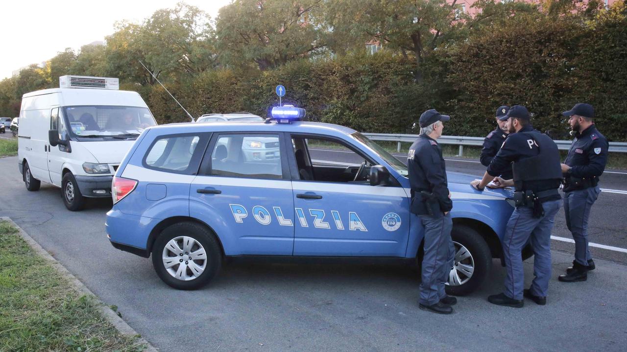 Reggio Emilia, auto "spia" della polizia a caccia di auto rubate