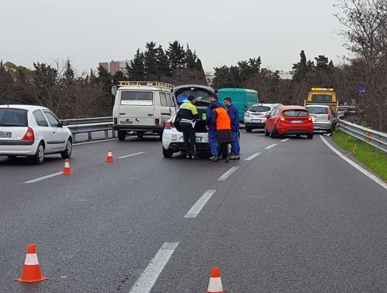L'incidente sulla statale 554 (foto Mario Rosas)