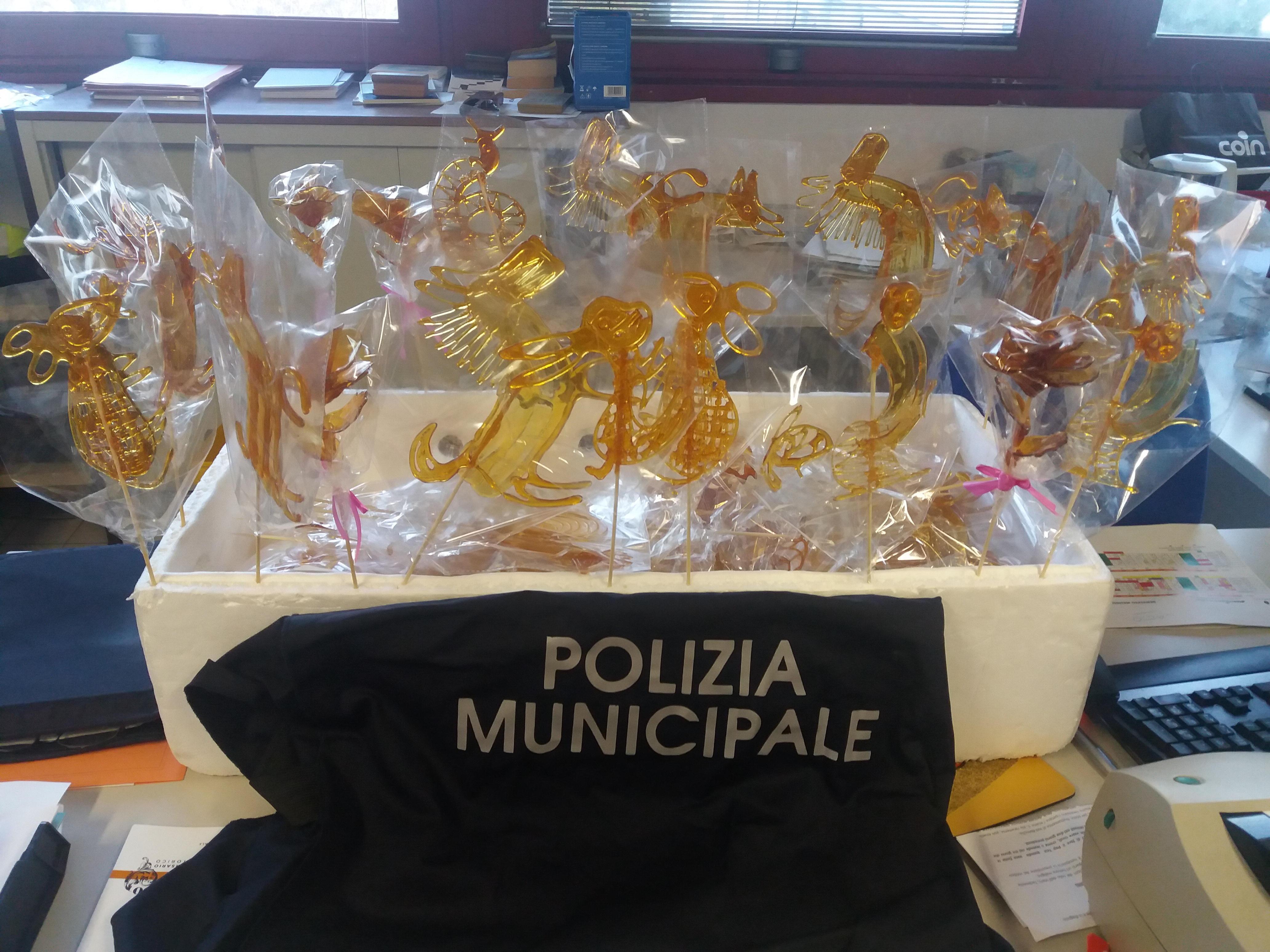 I lecca lecca cinesi sequestrati in via Pistoiese