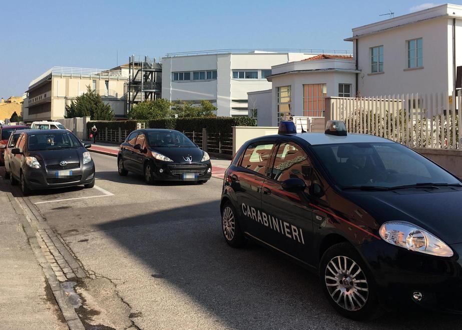 Ostaggi di ladri e balordi i negozi e i bar in via Roma 