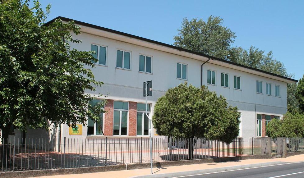 Lunata, parco giochi per la scuola 