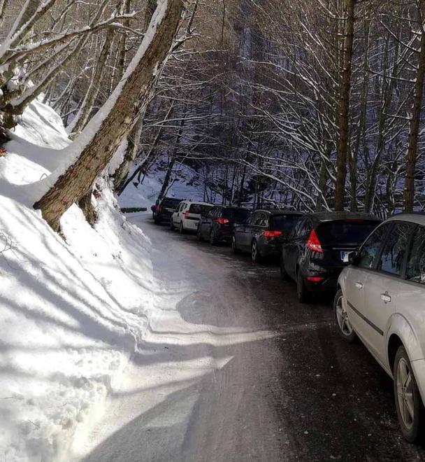 Campocecina, strada chiusa per gelo 