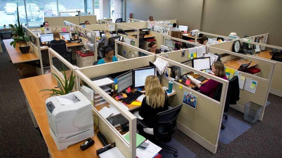 «Veniamo a casa sua» La legge anti-disturbo non ferma i call center