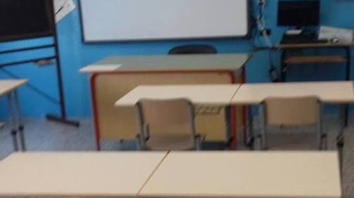 Dorgali, per le scuole banchi e sedie nuovi