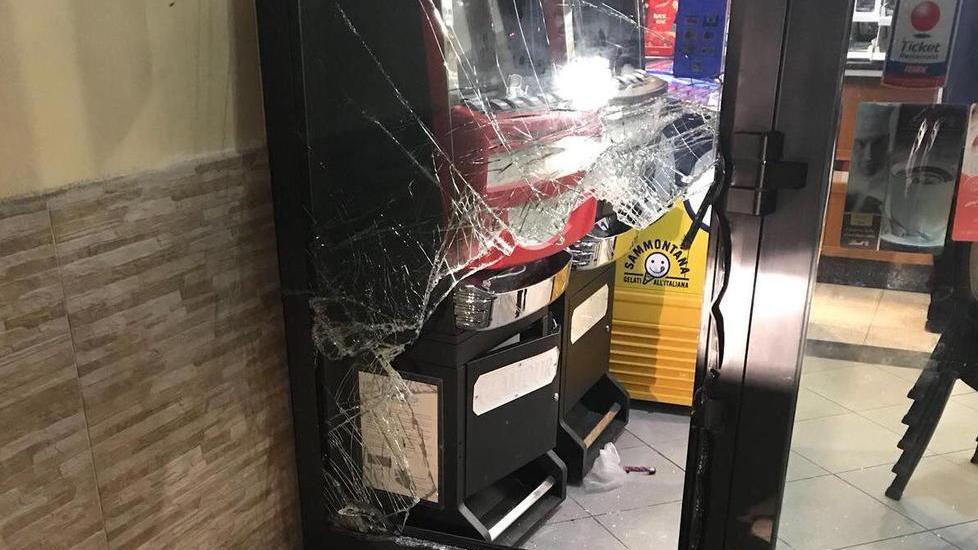 Rubati 4mila euro al bar La Meridiana