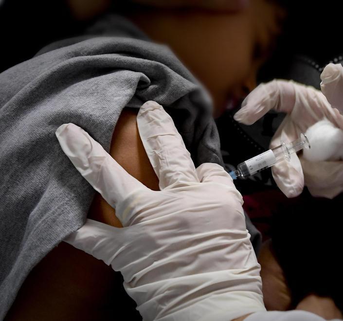 Caso vaccini, pediatra querela giornalista «Non sono un No vax» 