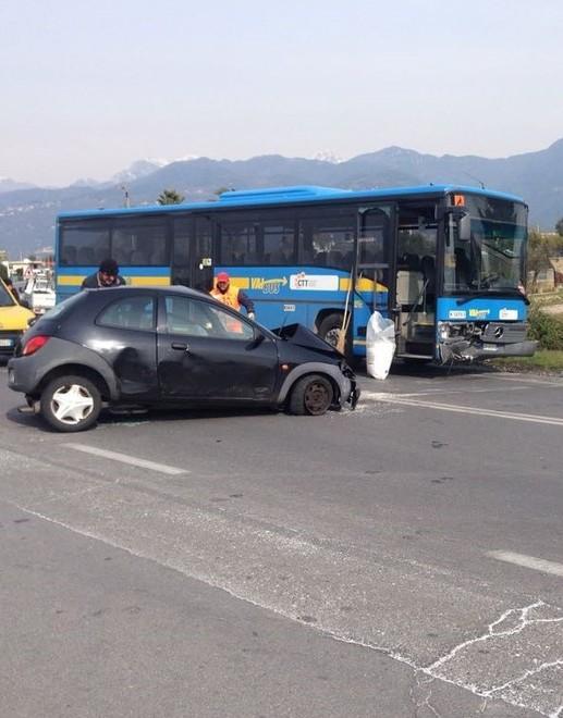 Un altro incidente alle curve di Motrone Scoppia la protesta 