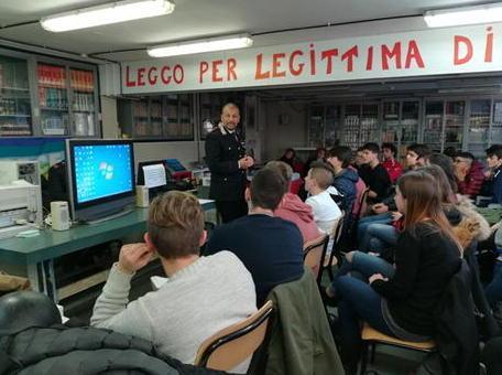 A lezione di legalità, i prof sono i carabinieri