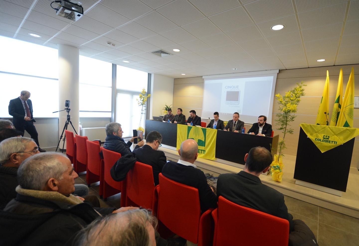 Sì al manifesto di Coldiretti ma è scontro sui ritardi 
