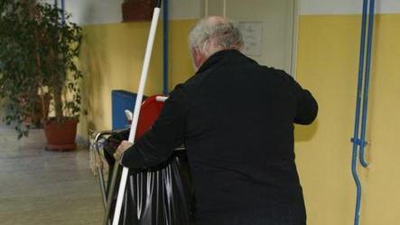 I laureati in coda per il posto da bidello: «Il salario prima»