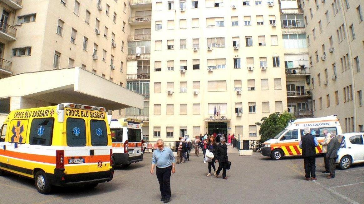 Sassari, donna morì in ospedale dopo un incidente: assolti 5 medici 