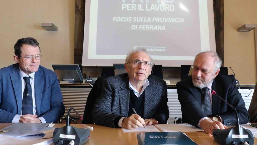 Firmato il patto per il lavoro per lo sviluppo del Ferrarese