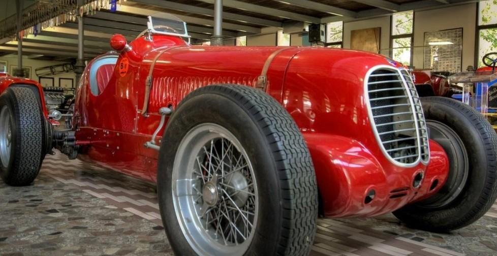 Toscana auto collection al Mefit 