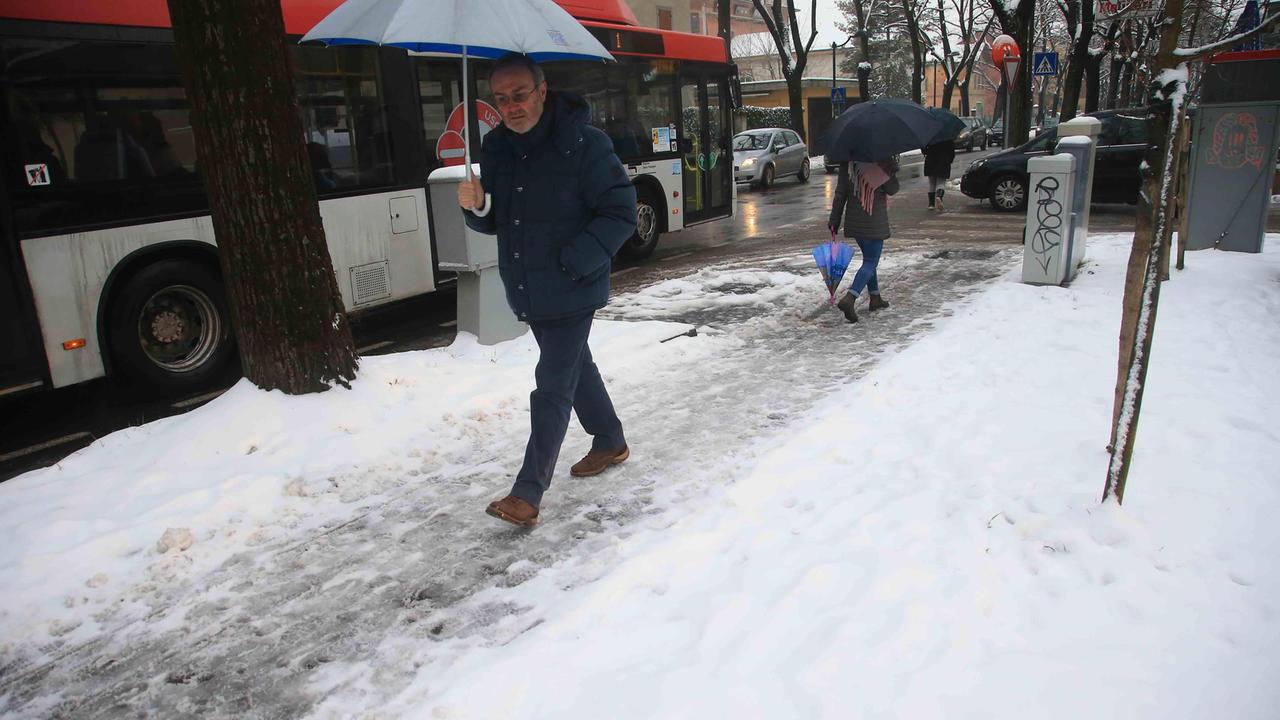 Reggio Emilia: dopo il gelicidio ancora freddo e pioggia