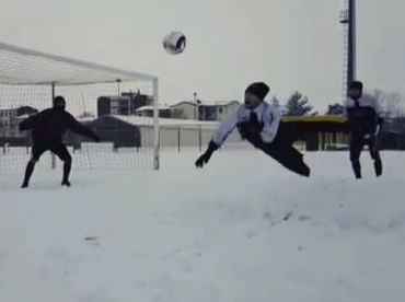 Un fermo immagine del video realizzato dai giocatori del Pontedera 
