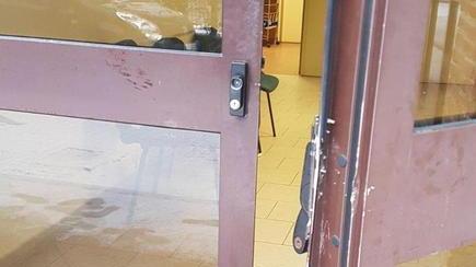 Raid negli uffici del centro per l’impiego