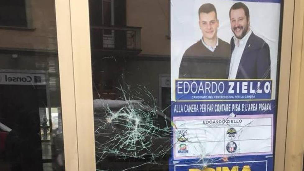Atto vandalico contro la Lega Nord