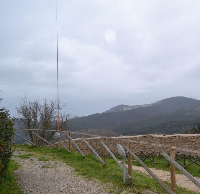Un’antenna alla Rocca di Campiglia 