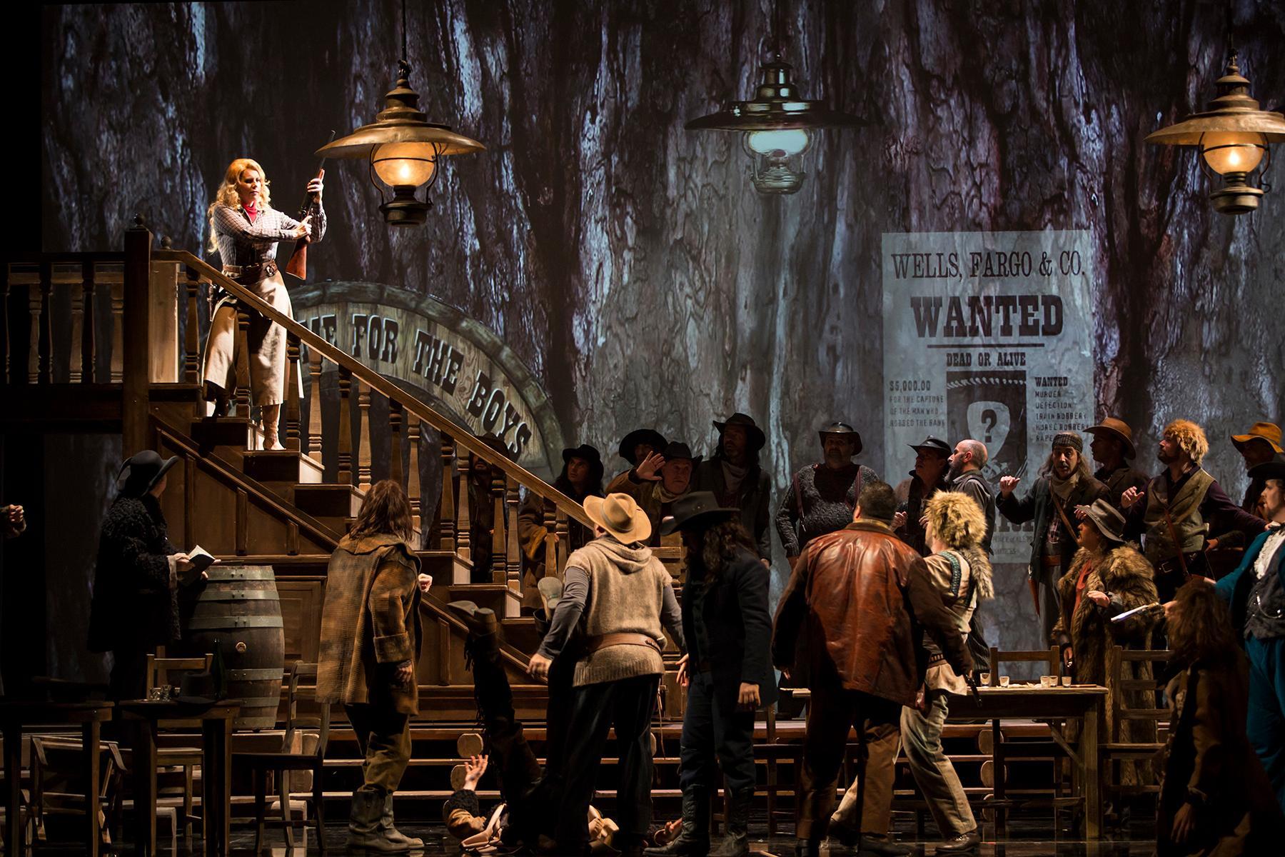 Una scena da La fanciulla del West di Puccini andata in  scena al Comunale Pavarotti di Modena