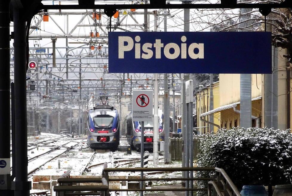 «Prigionieri in una stazione senza servizi»