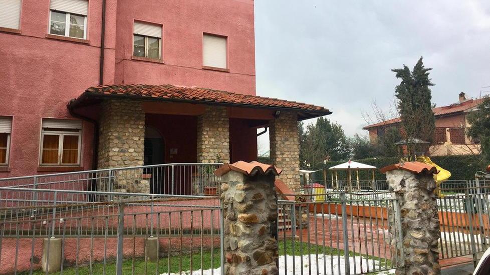 Furto all’asilo: portati via carne, parmigiano e un cellulare