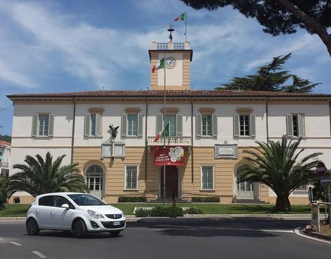 Ok al nuovo bilancio Azzerate le consulenze