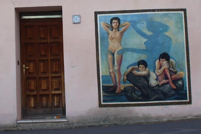 Quattro murales per abbellire il paese