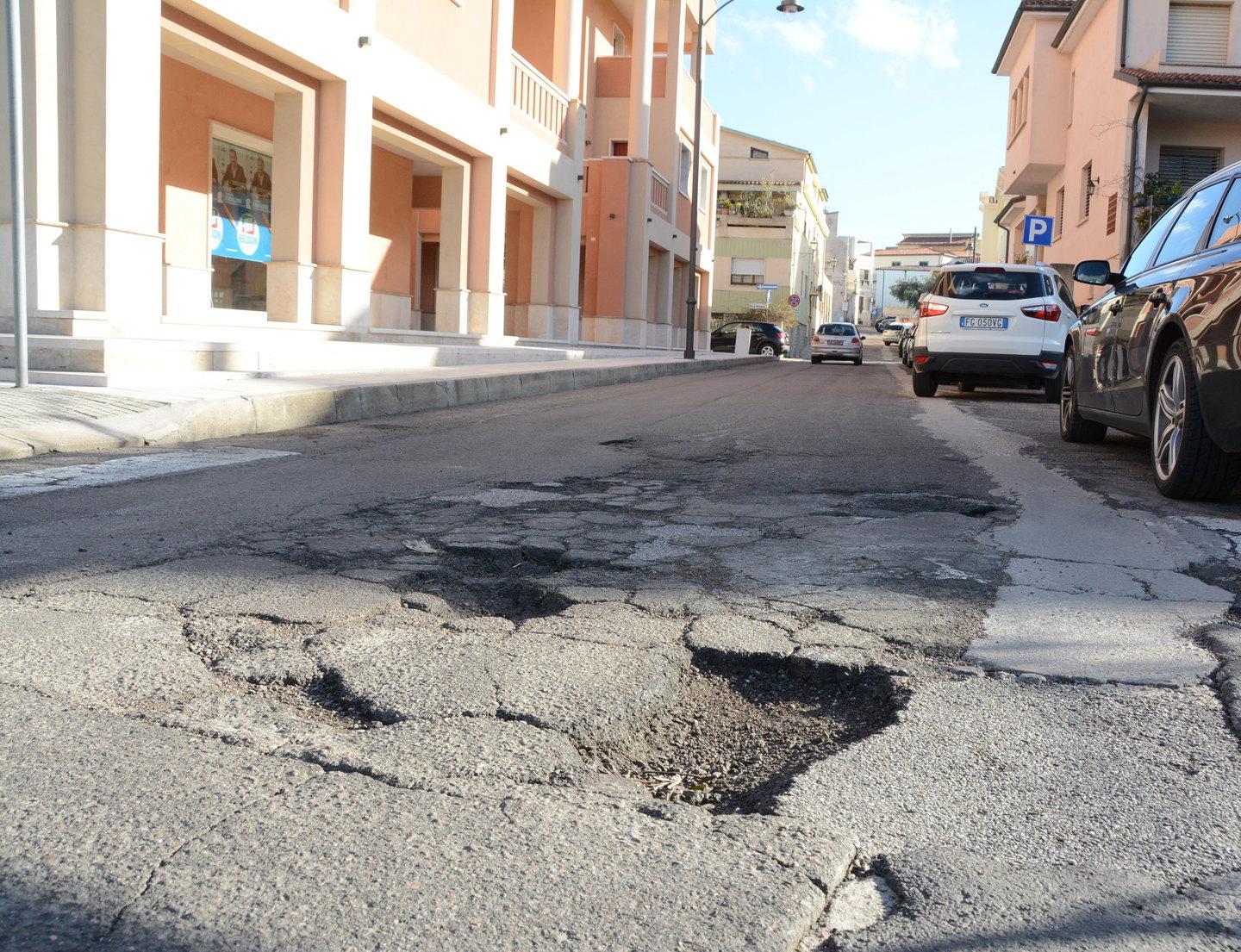 Lavori appaltati, al via i cantieri per eliminare le buche dalle strade