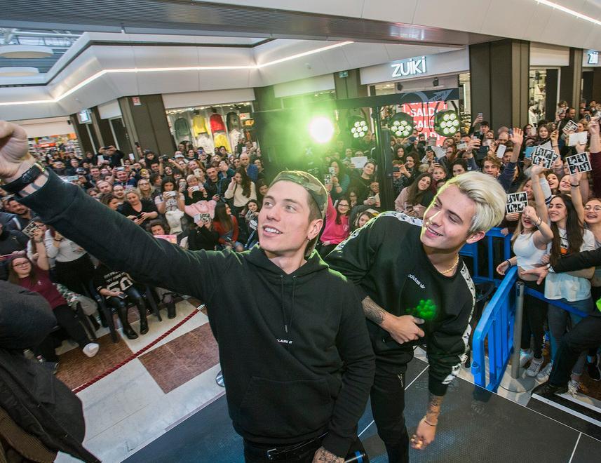 Benji & Fede “bloccano” la Rotonda 
