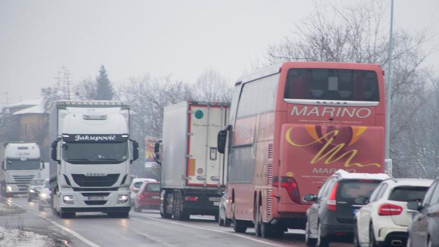 Caos viabilità per gelicidio ma soltanto in autostrada