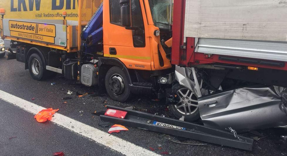 A13, scontro mortale alla riapertura 