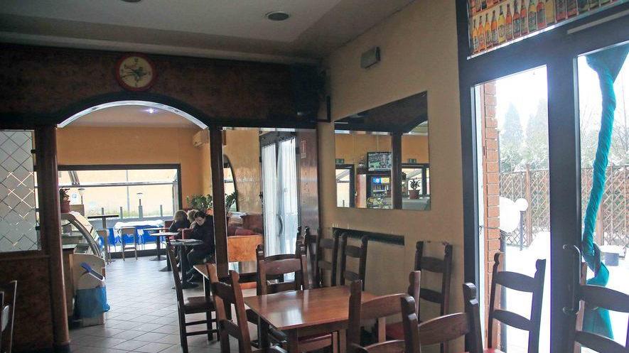 Furto con spaccata al bar Ariosto