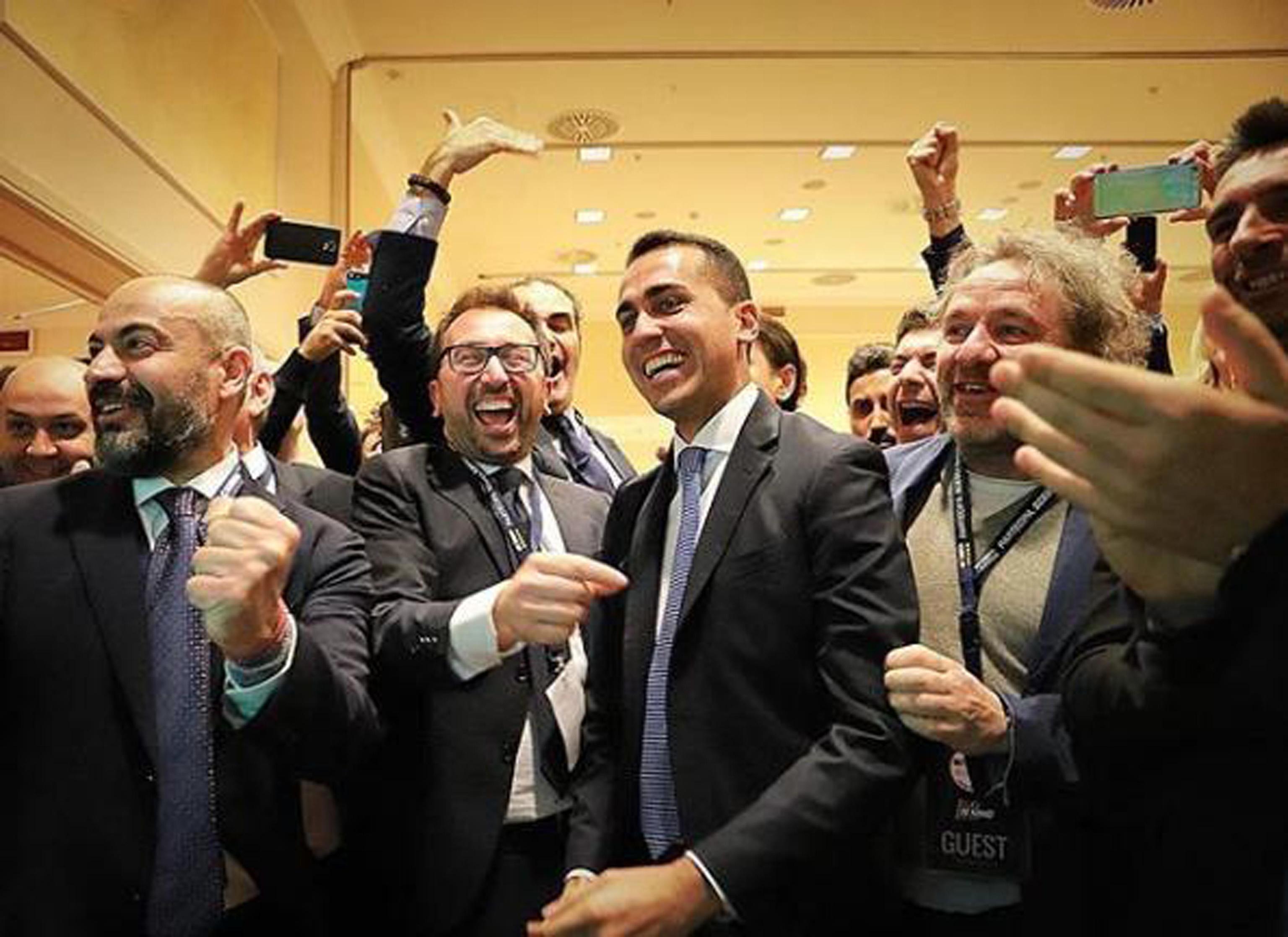 Elezioni: trionfo M5S. Renzi lascia la carica da segretario. La Toscana è meno rossa, boom della Lega 