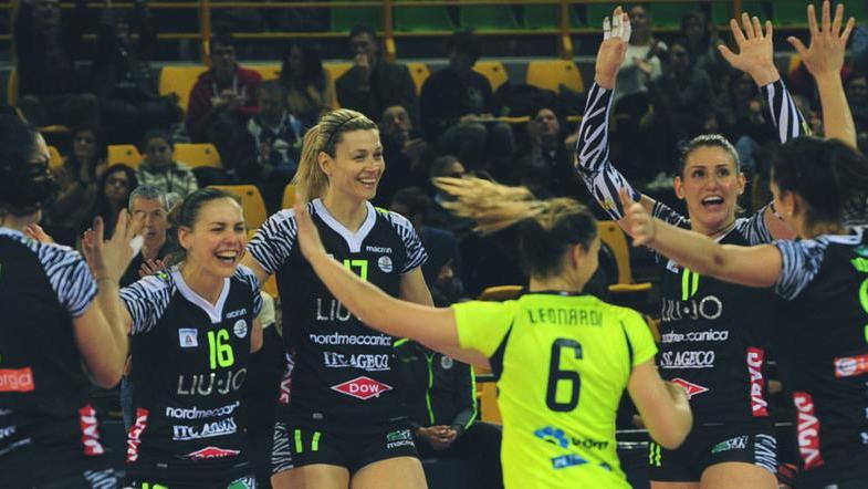 Super Liu Jo per due set, poi la riscossa di Monza