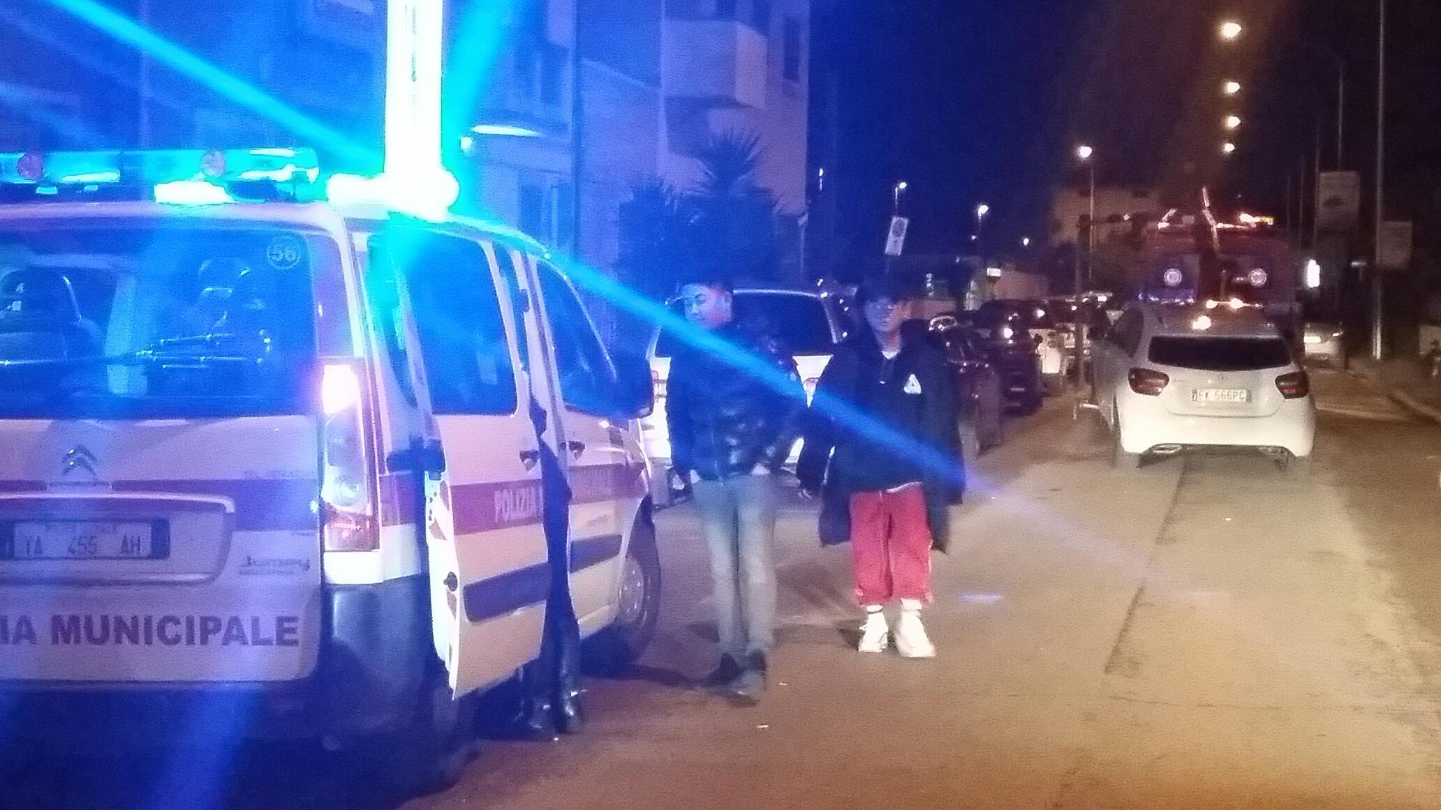 I vigili urbani in via Pasubio durante i rilievi di lunedì 5 marzo