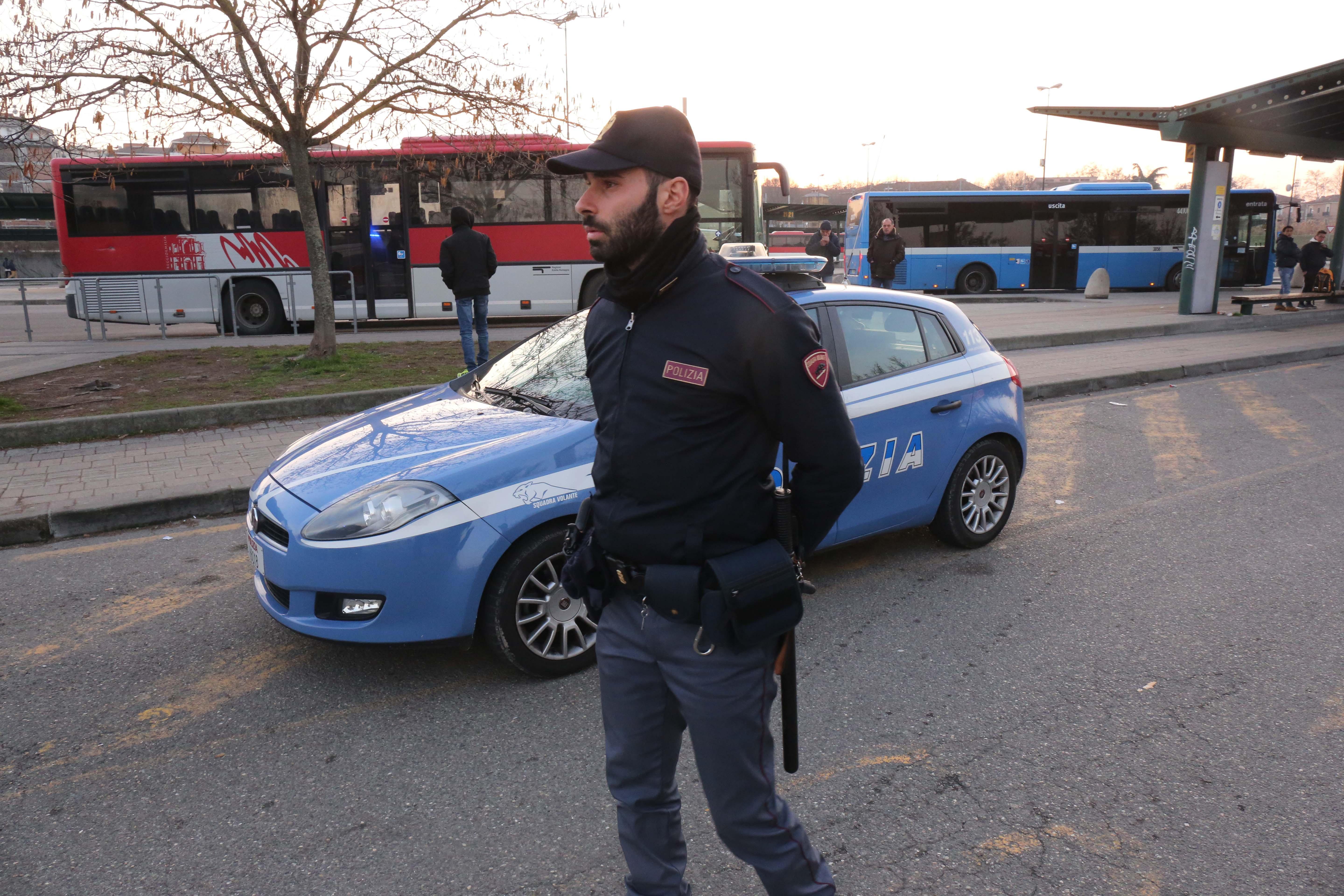 Reggio Emilia: provoca un incidente, fugge e ne fa un altro