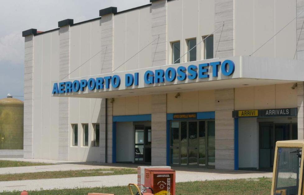 Voli di linea all’aeroporto di Grosseto, l’Aeronautica apre a Seam 