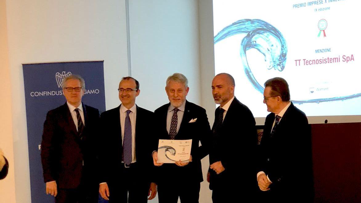 La consegna del premio a Riccardo Bruschi di TT Tecnosistemi