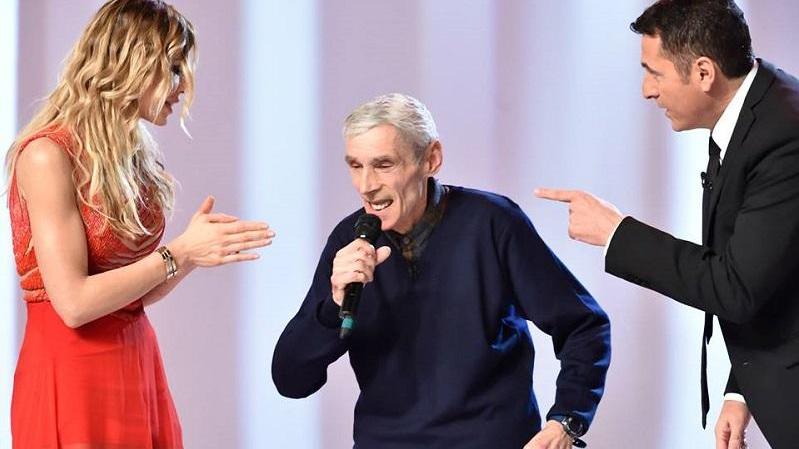 Mario Son Sodo canta per Ilary Blasi
