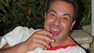 Muore nel sonno a 45 anni, "Addio Eros, ragazzo eccezionale"