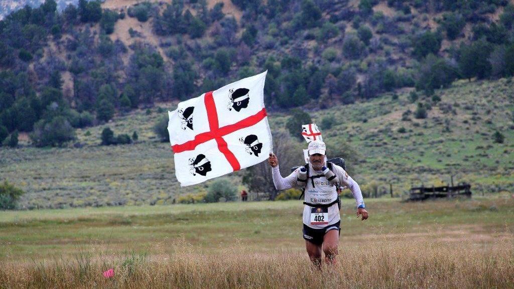 Rischia di perdere mani e piedi, l'ironman sardo: "Non mi arrendo"