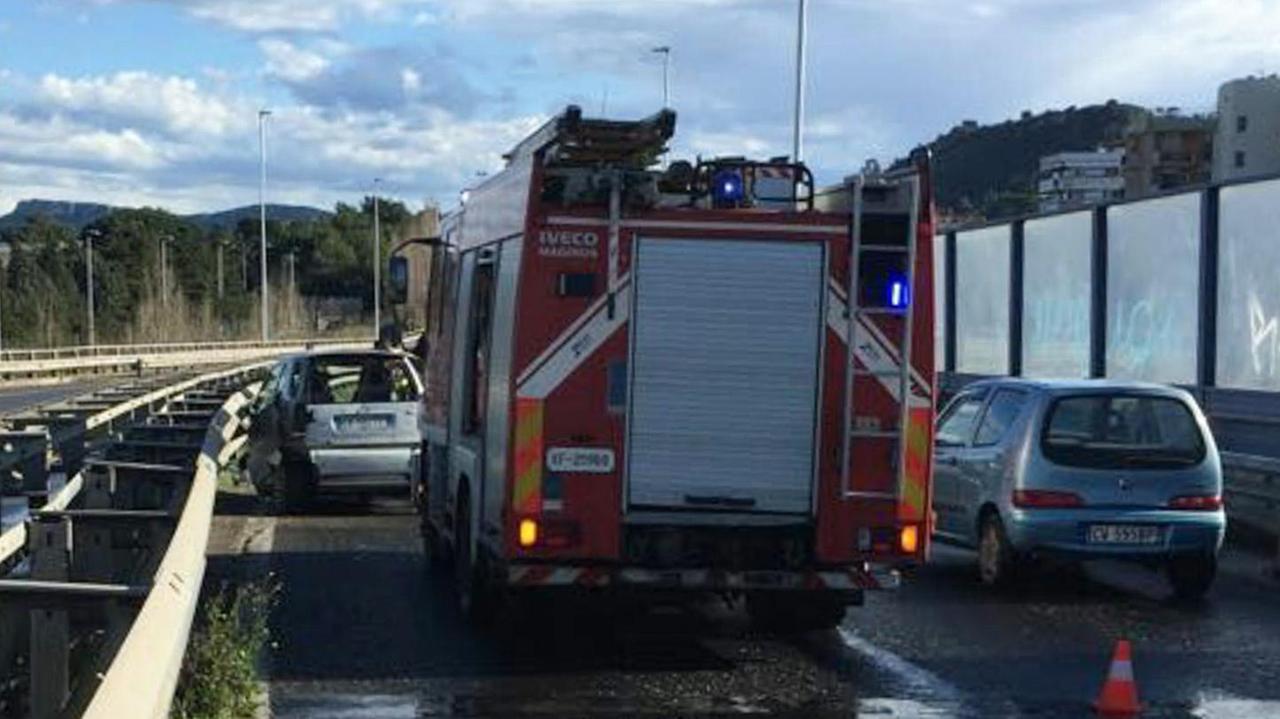 L'incidente sull'Asse mediano (foto mario rosas)
