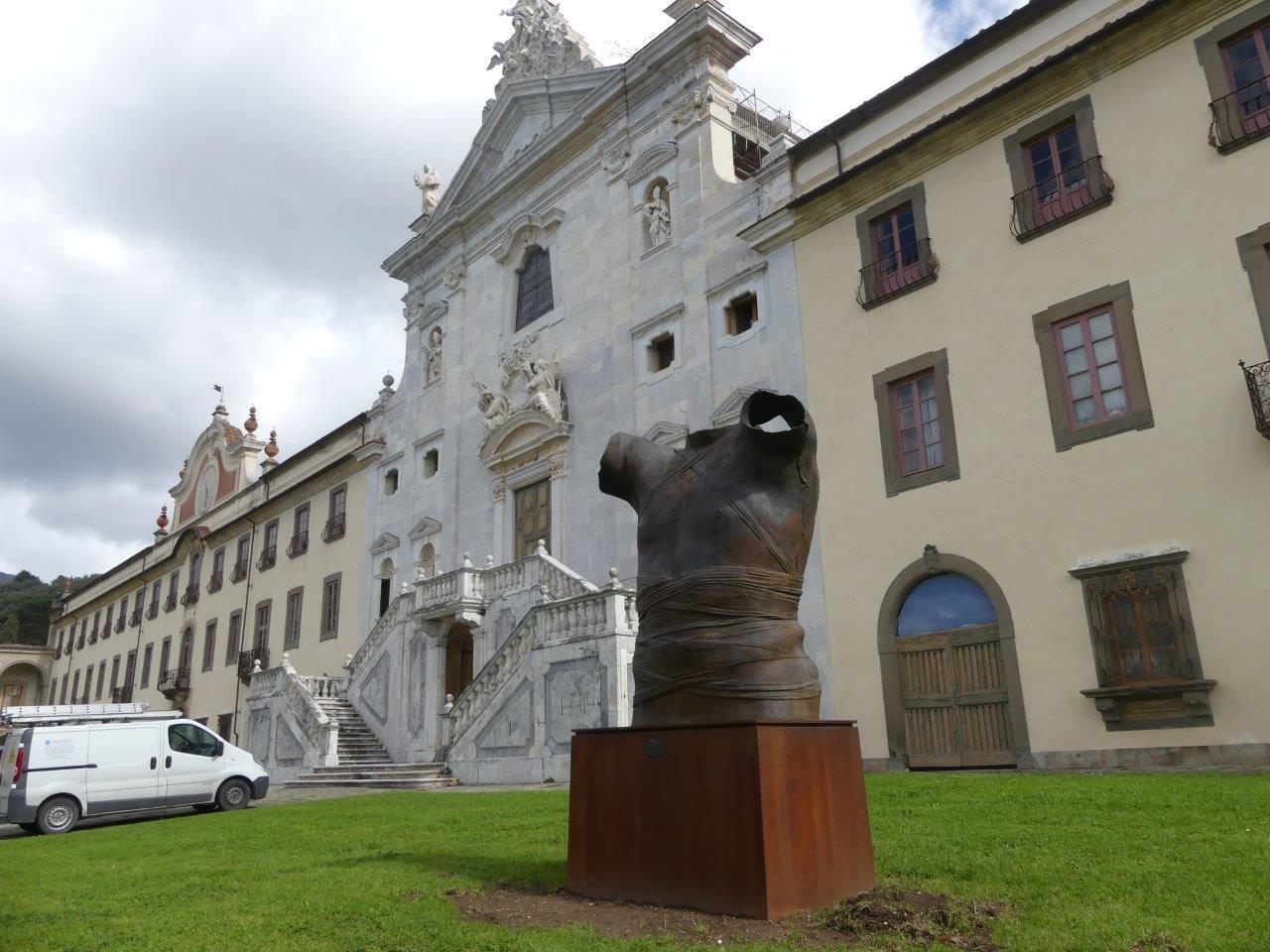 Una delle sculture di Mitoraj alla Certosa di Calci