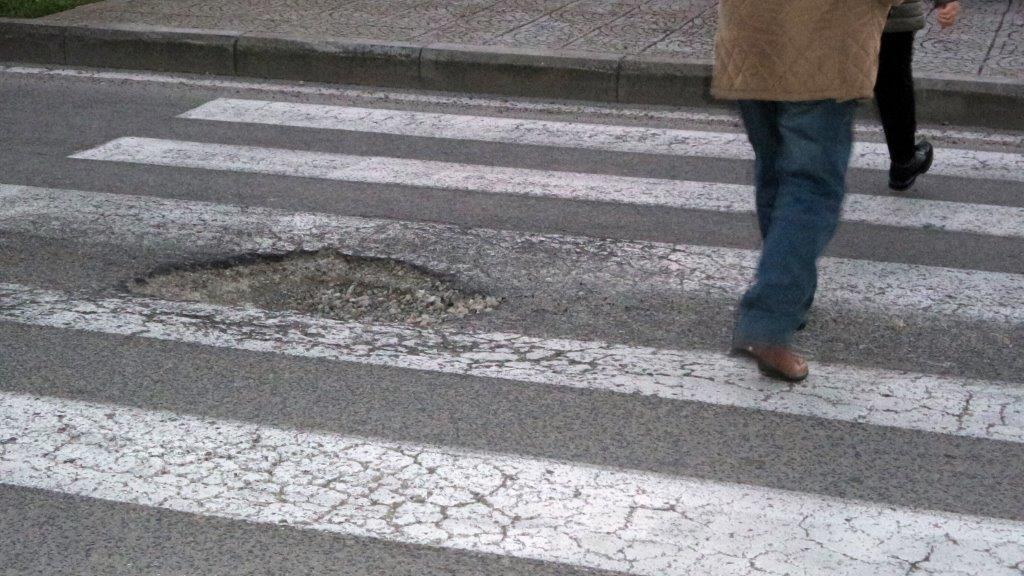 Investito sulle strisce muore in ospedale: era cardiopatico, l'assicurazione paga solo metà risarcimento