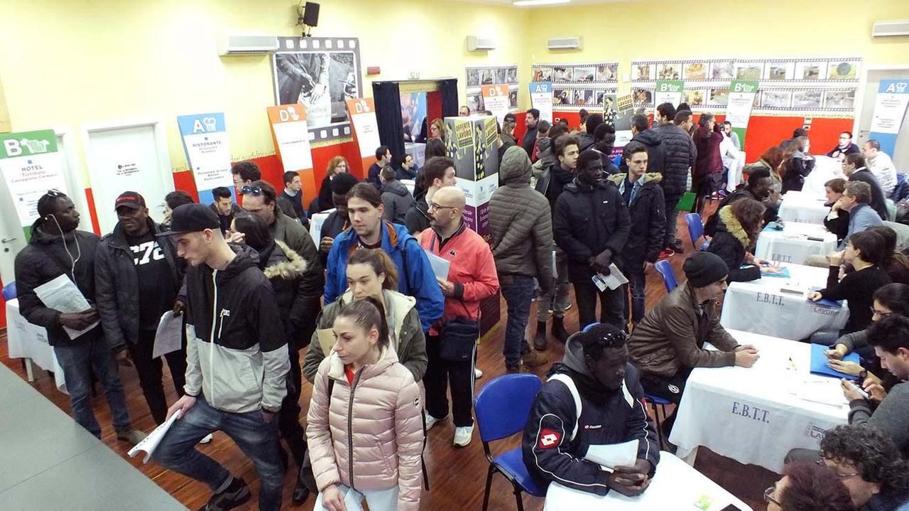 La Borsa mercato del lavoro al Centro Giovani di Piombino (foto Paolo Barlettani)