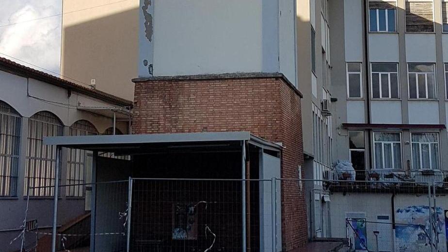 Le campane tornano a suonare, ma per adesso solo le ore