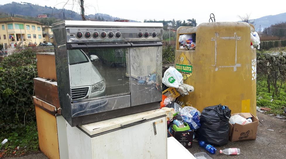 Rifiuti ingombranti, ancora troppi abbandoni 