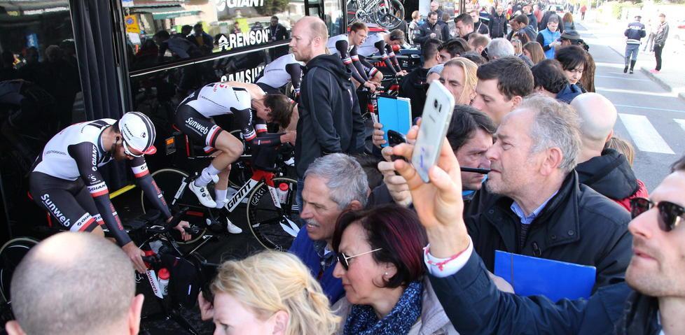 Grande festa per la corsa Tirreno-Adriatico 
